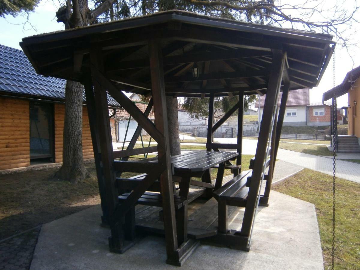 Apartament Apartman Nikolaus Ogulin Zewnętrze zdjęcie